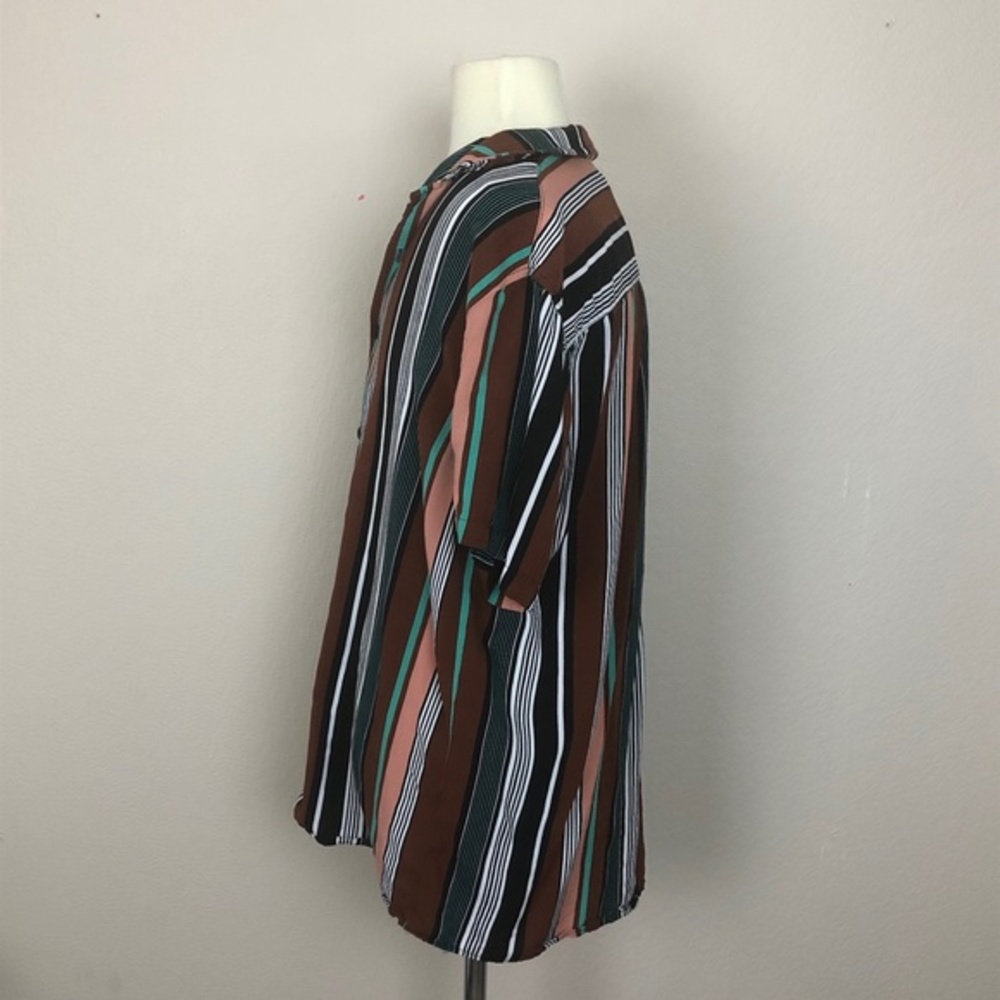 SHEIN Striped Button Down Shirt Tee Top ((Small)) - Picture 2 of 7